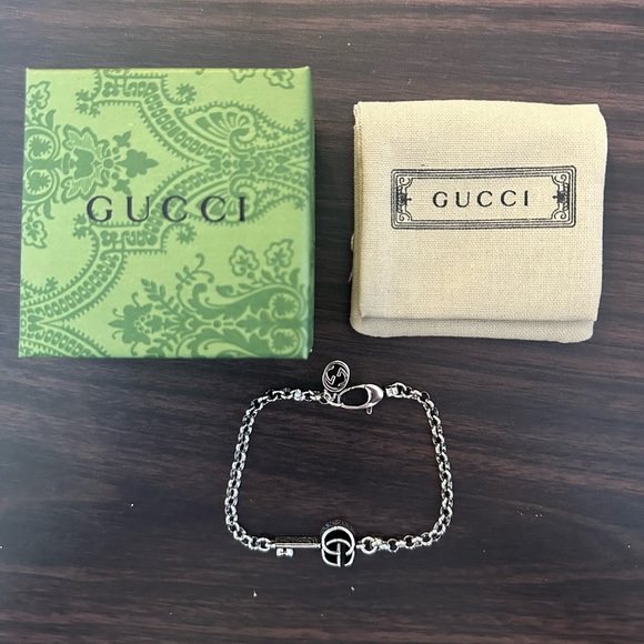 Gucci
GG Marmont Key Bracelet - Picture 1 of 10
